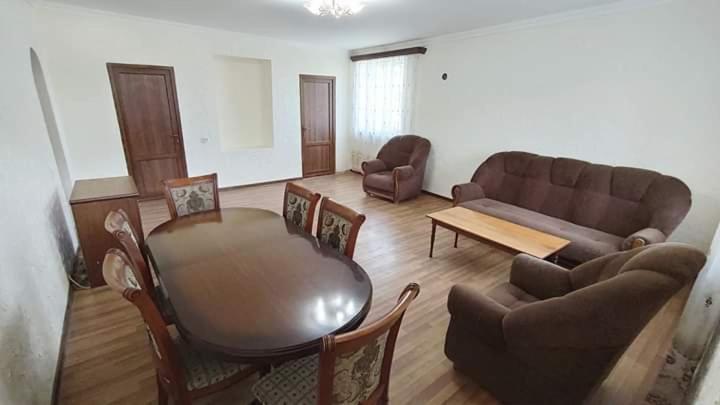Elegaya Guest House Ijevan Luaran gambar