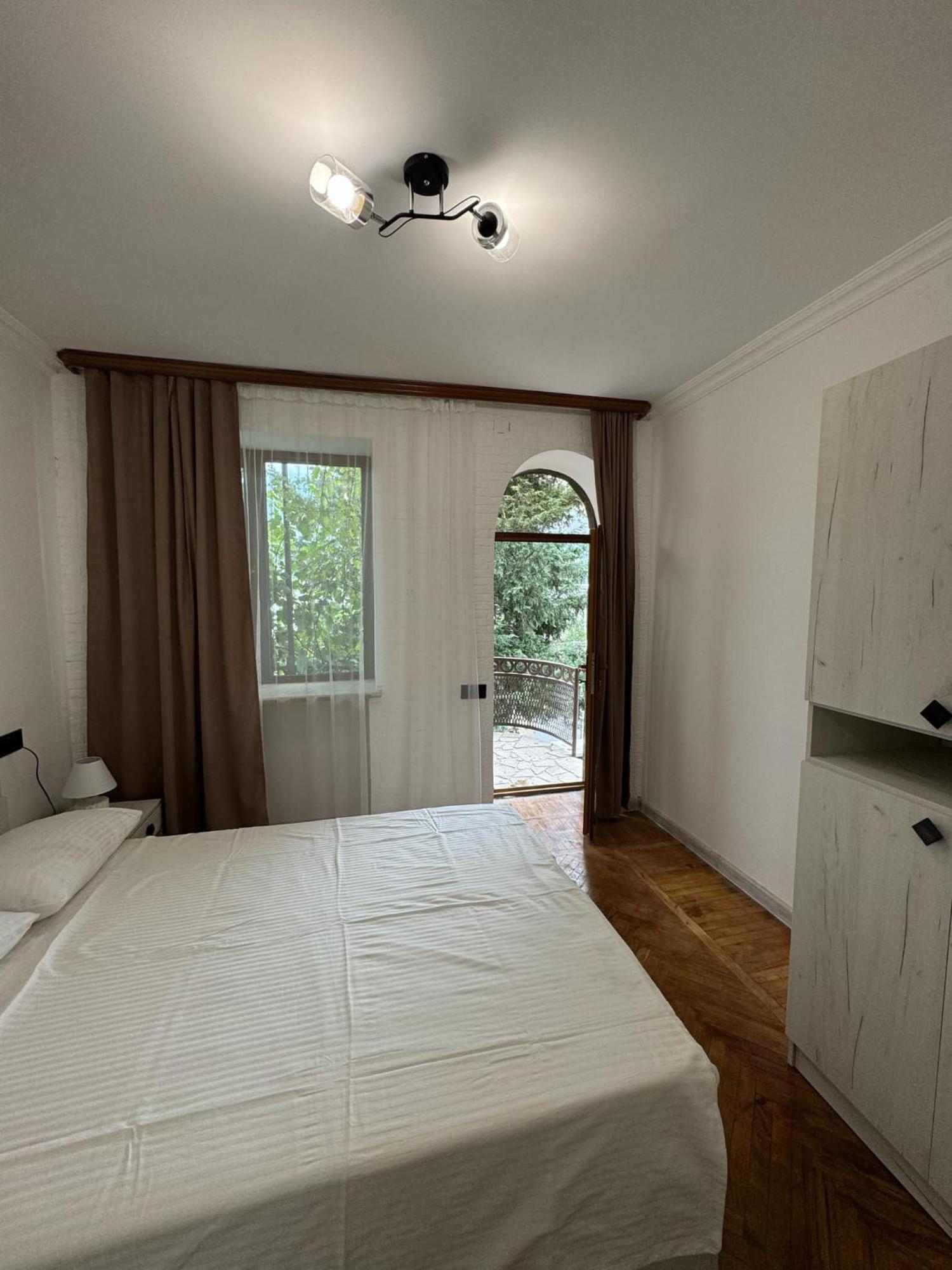 Elegaya Guest House Ijevan Luaran gambar